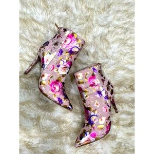 Pink boots with floral fluorescent print